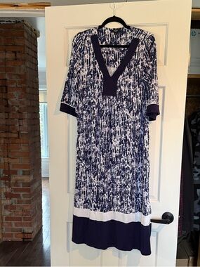 Simply Vera Vera Wang Navy and White Printed Dress - Size S